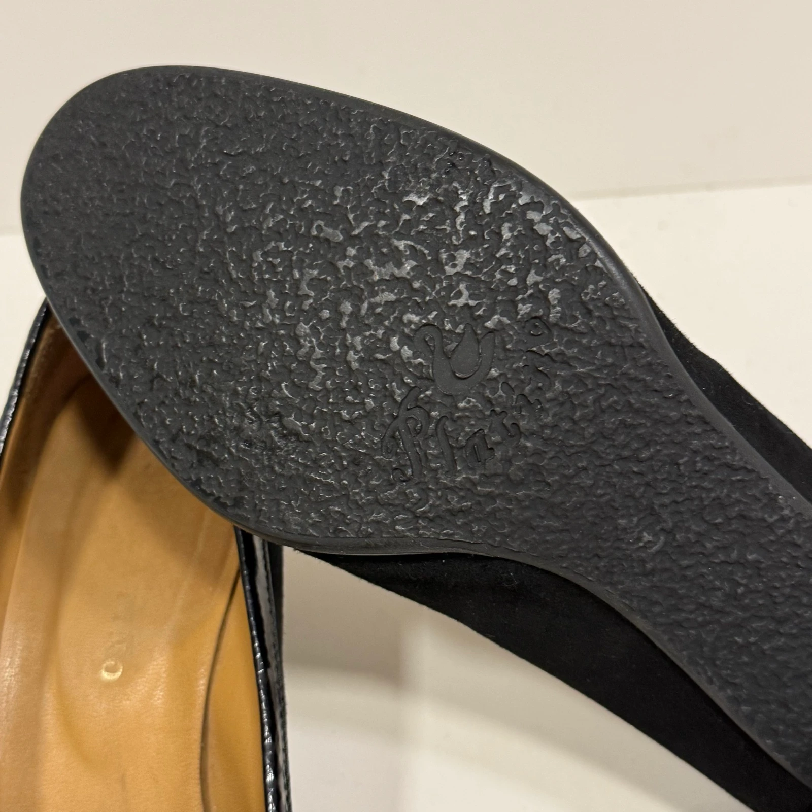 Ankle and Patent Leather Pumps – photo 9